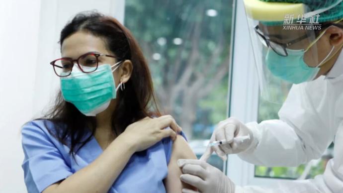 印尼开启大规模新冠疫苗接种，全民免费医护人员优先