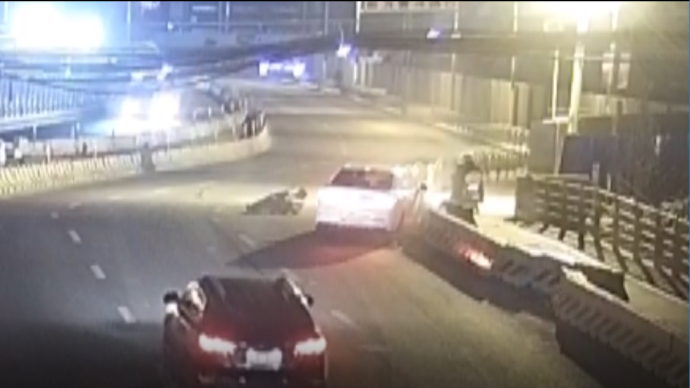 上海一男子凌晨醉驾撞飞路边环卫工，在车上睡到被民警叫醒