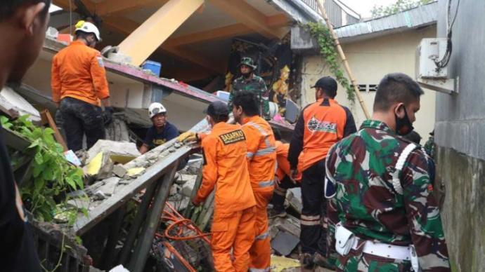 印度尼西亚发生6.2级地震，已致至少35人死亡