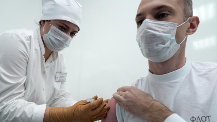 俄罗斯中部军区已有上万名士兵接种新冠疫苗
