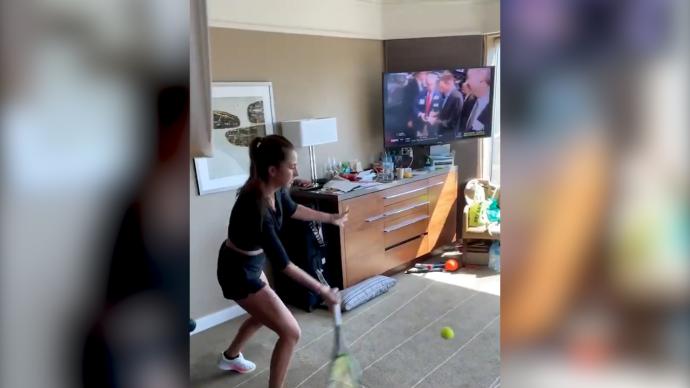 强制酒店隔离，澳网女球员想出了训练办法