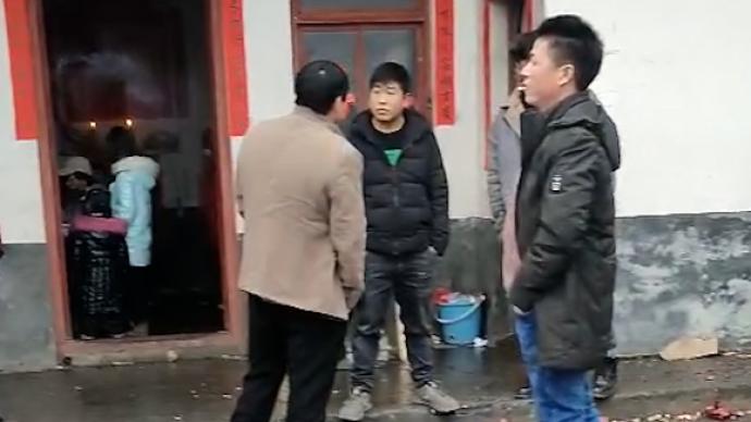 云南一村干部妹妹出嫁被指大辦酒席，政府對其批評教育