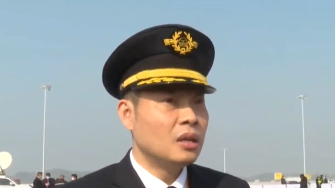 “英雄机长”刘传健参与天府国际机场试飞：十全十美！