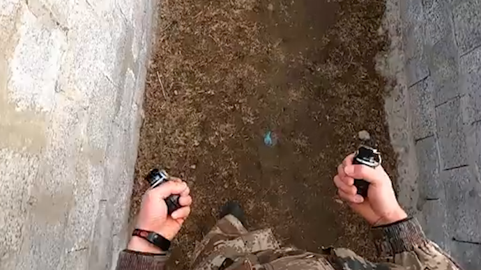 高原“惊雷”，第一视角扔手榴弹