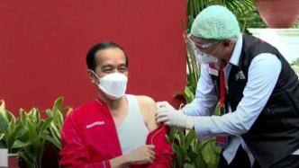 印尼总统在雅加达接种第二剂中国新冠疫苗