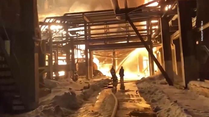 俄罗斯乌法市一工厂发生大火，致1死1伤
