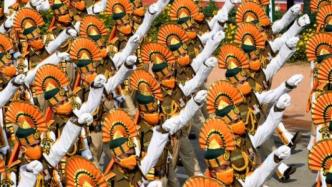 印度举行阅兵式，庆祝第72个共和国日