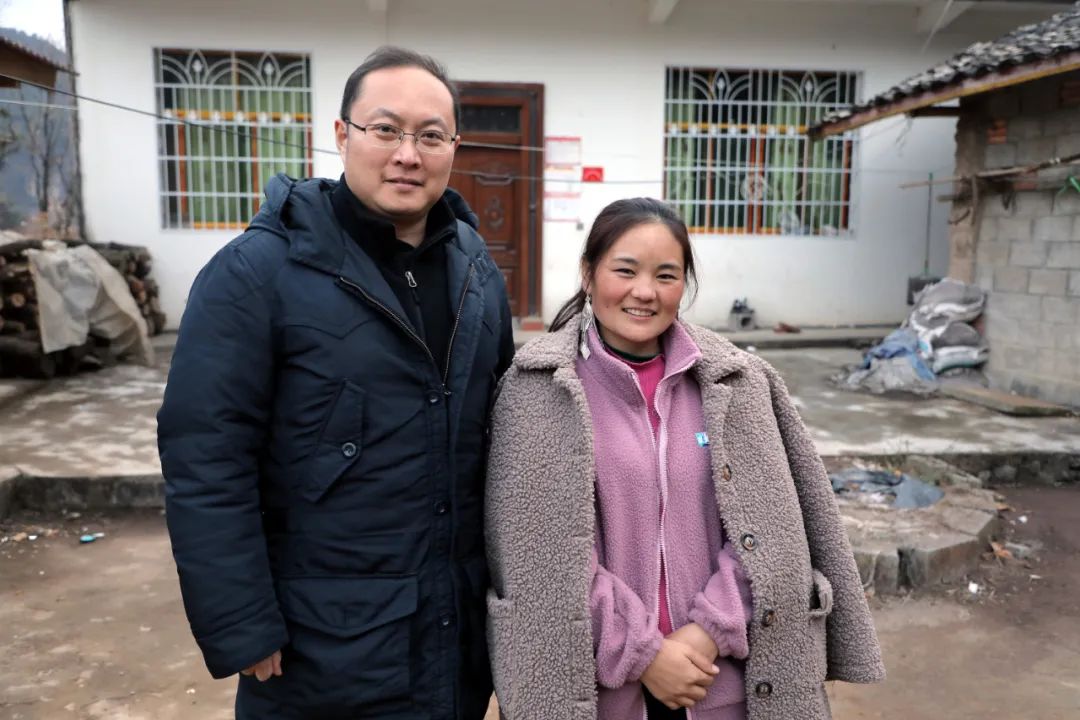 1月21日，新华社记者周科（左）和巴木玉布木的合影。李思佳摄