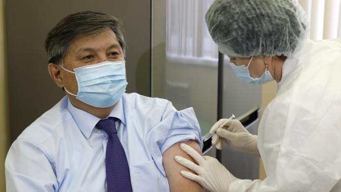 哈萨克斯坦开始全民接种疫苗，计划今年完成600万人接种
