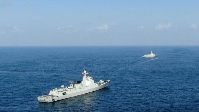 中国海军第36、37批护航编队在亚丁湾举行任务交接仪式