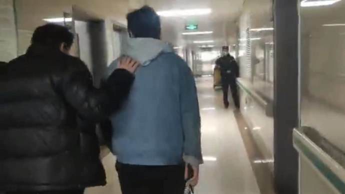 出售銀行卡給小學同學用于洗錢,男子違法被抓