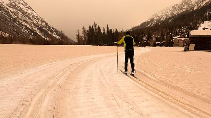 撒哈拉沙尘暴侵袭欧洲，滑雪胜地遭染黄