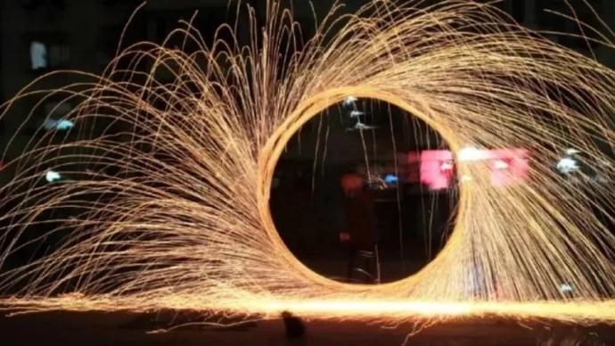 马上评钢丝棉烟花被禁网红道具也别脱离监管