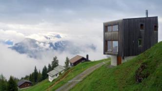 谁不想住在瑞士山顶的小木屋里呢