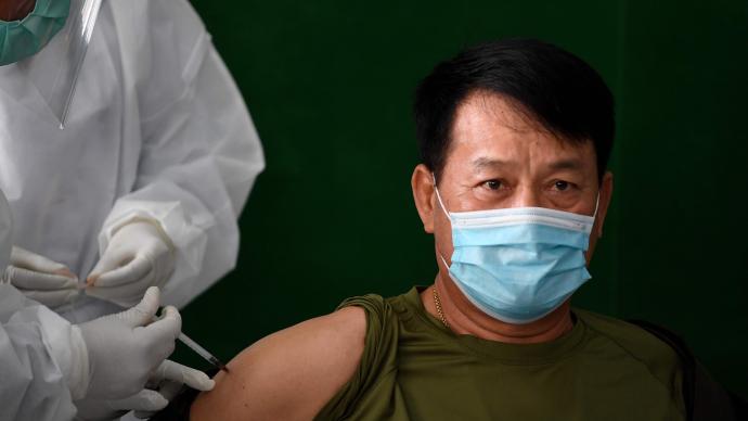 柬埔寨边防海岛军警接种中国疫苗，副首相感谢中方援助