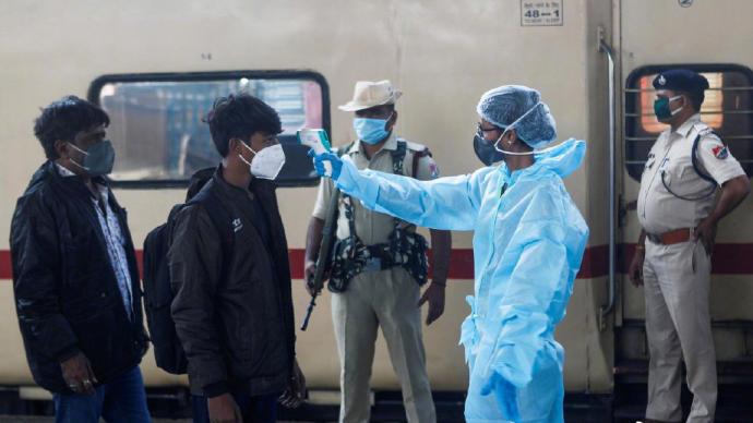 印卫生官员：印度各地发现240种变异新冠病毒
