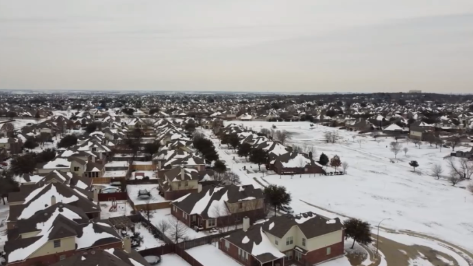 美国得州遭遇罕见寒潮居民直呼太难了