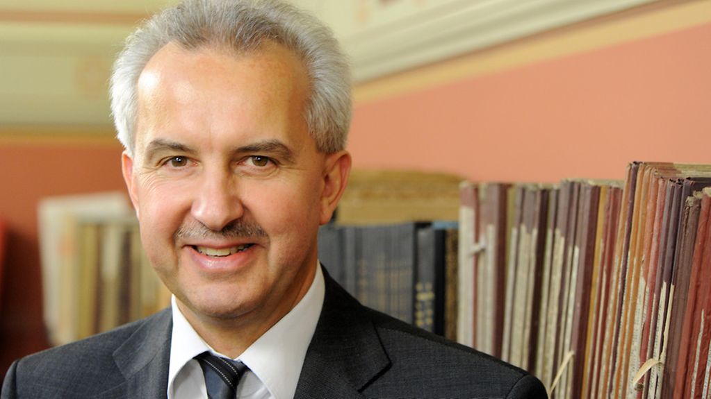 上个月,德国地球科学研究中心解雇了地球科学家reinhard hüttl