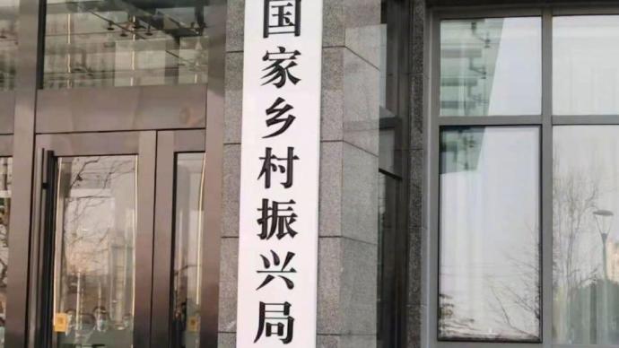 《黑袍纠察队》第三季开拍!曝祖国人金闪闪雕像照