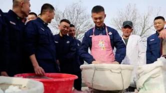 兩老人赴消防隊(duì)做元宵，為感恩家中滅火