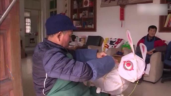 十五年的老手艺，传统匠人让回忆里的兔子灯重现