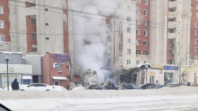俄罗斯一寿司店发生爆炸，3人受伤百扇窗户被震碎
