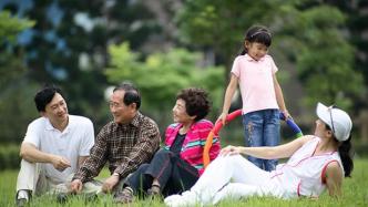 92歲老人被兒孫騙走24萬，法院判決歸還