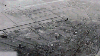 伊朗袭击美军基地画面公布：11枚导弹雨点般落下，浓烟滚滚