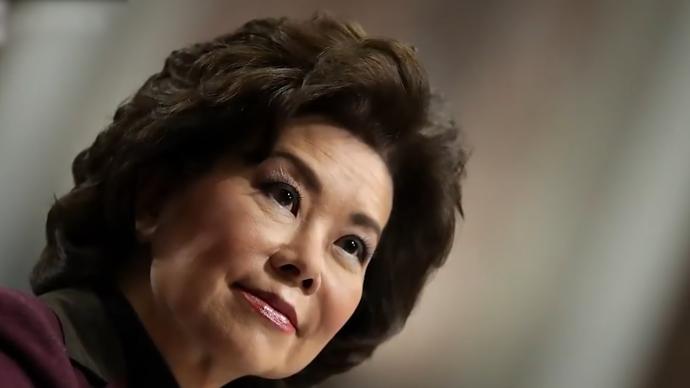 美前交通部長趙小蘭被指濫用職權,指使員工布置圣誕裝飾