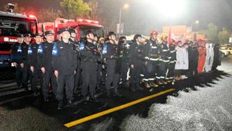 浙江警方举行反恐实兵实装演练：不打招呼，周末夜间临时发令