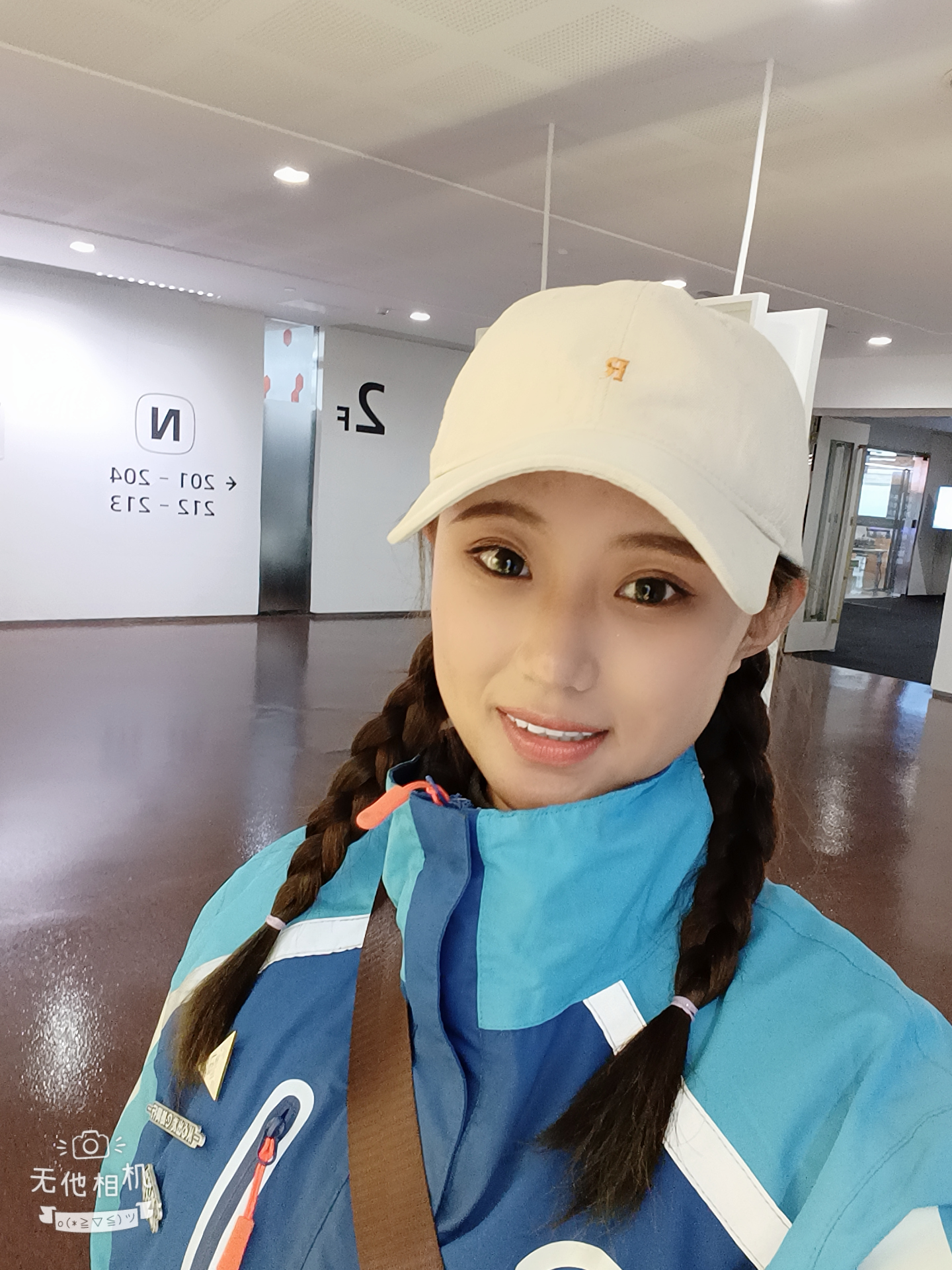 人美音甜95后女外卖员今天送出52单还收到顾客送的花