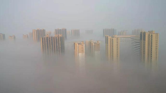 鄂尔多斯出现大雾天气，如天空之城