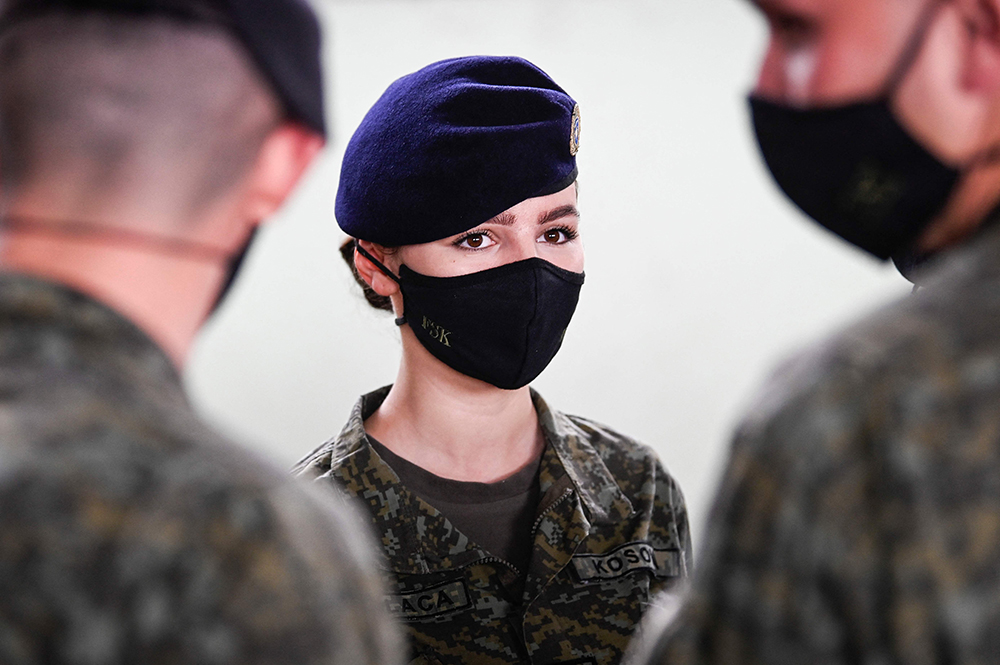 当地时间2021年3月9日,科索沃普里什蒂纳,科索沃安全部队成员在执行