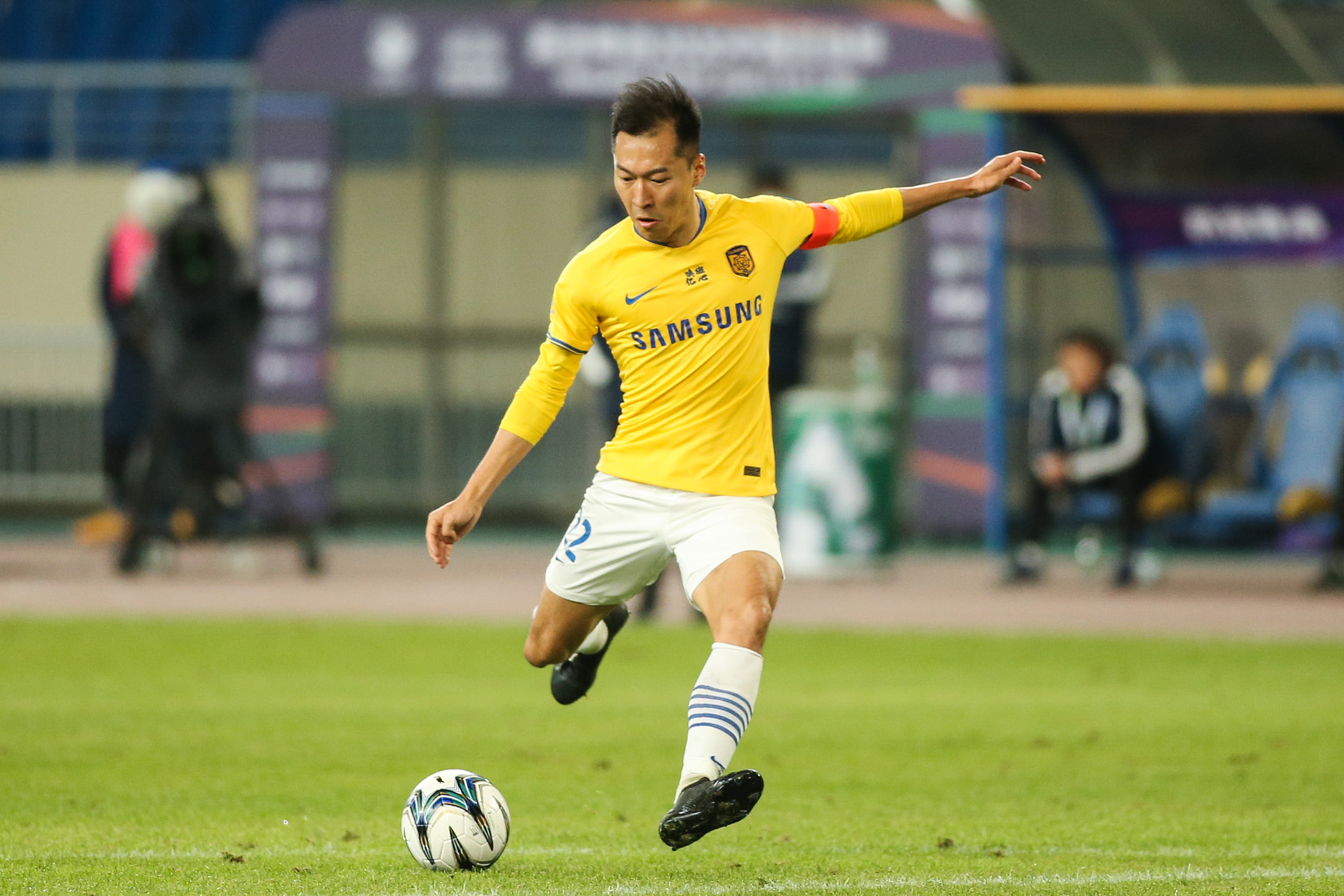 国脚去哪儿吴曦下家悬而未决李昂基本加盟上海海港