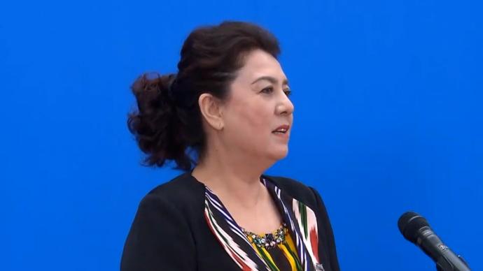古丽帕丽委员：支教干部对新疆基础教育有重要作用