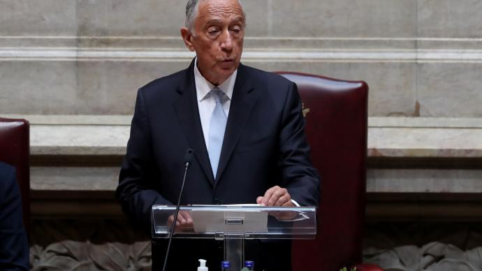 葡萄牙总统德索萨誓言在第二任期重振疫后经济