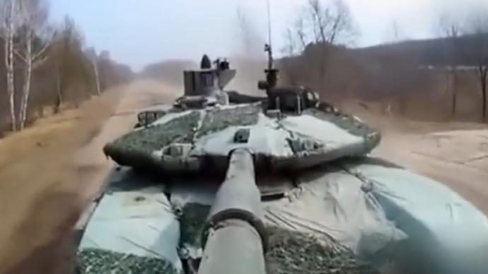 美媒：俄军接收8辆T90M新型坦克