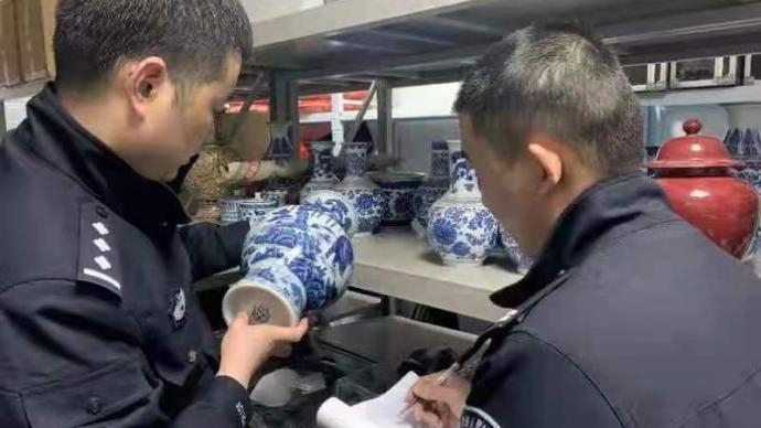 竊賊酒后用板磚砸破窗戶(hù),潛入別墅偷得30余件古董