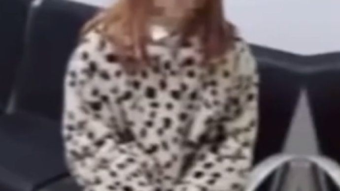 15歲女孩被男網(wǎng)友強(qiáng)迫吸食笑氣,逃下奔馳車(chē)求助