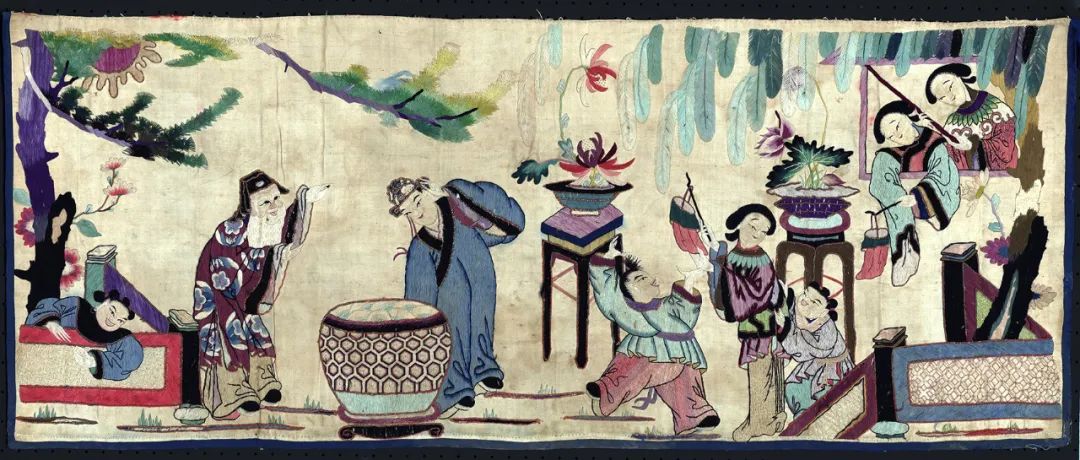 清 白缎地绣《苏小妹三难秦少游》戏文故事门檐