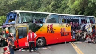 国台办对台湾一游览车事故伤亡同胞表示哀悼和慰问