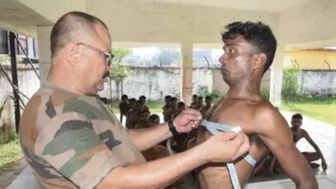交10萬盧比過體檢關,印度軍隊被曝征兵貪腐丑聞