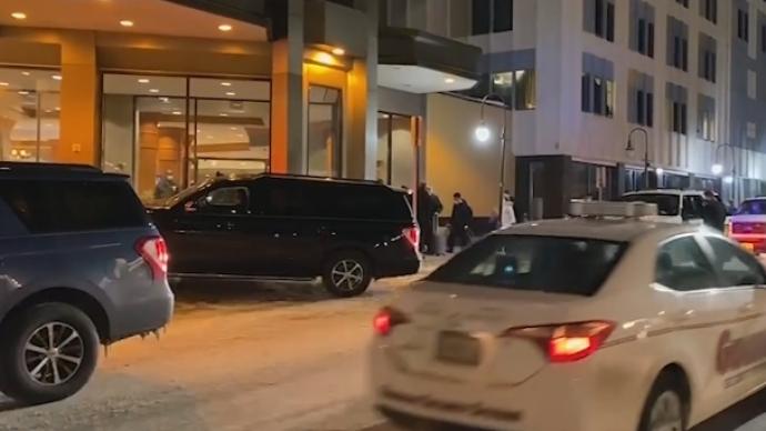 現(xiàn)場(chǎng)視頻:中國(guó)代表團(tuán)抵達(dá)安克雷奇并入住下榻酒店