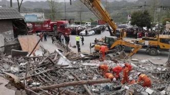 重庆彭水一私自改建民房倒塌，致3人被埋其中1人死亡