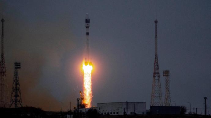 俄罗斯“联盟-2”号运载火箭携带36颗通信卫星成功发射