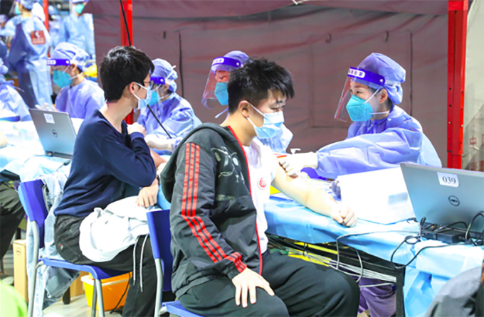 3月27日，北大在校生疫苗集中接种现场。北京大学新闻网 图