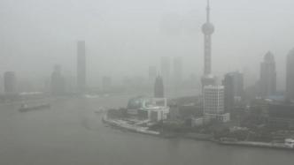 受海上沙尘输送影响，上海今日短时可达严重污染