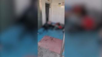 五旬男子在公厕内持刀捅伤男童及其母亲，伤者正救治