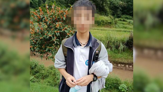15岁男孩失踪一周在校内水池被发现，家人：书包里有砖头
