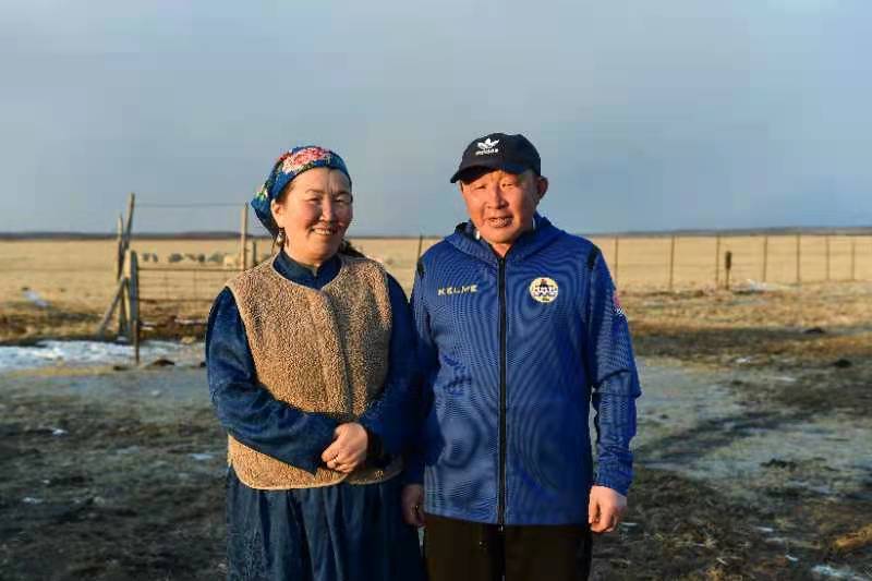 开着拖拉机去踢球!内蒙古牧民们的“世界杯”已经34年了